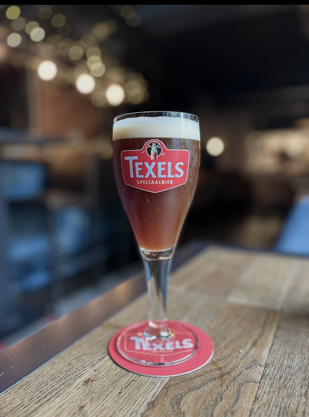 bierproeverij of bier spijs of high beer. Foto van texels skuumkoppe 0.0 van de socials van brasserie de poort, lekker eten in de buurt